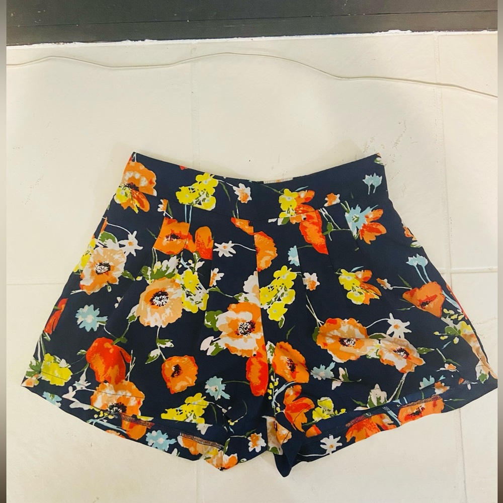 Flowy lightweight shorts